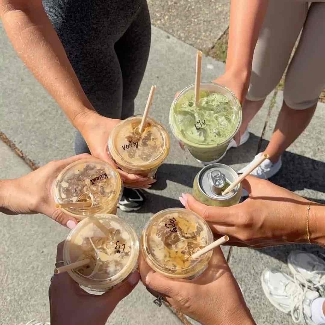 Girlie Sunday Stroll & Coffee 🌷⭐️